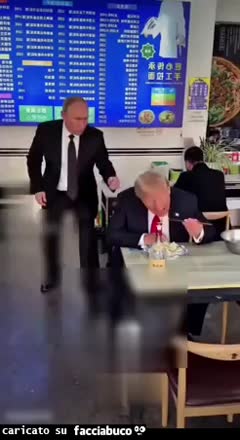 Putin ruba le patatine a trump