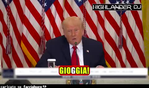 TRUMP CANTA - MI HAI IMPLORATO PER UNA FOTO