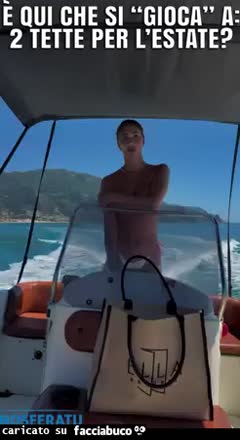 Belen, topless in barca: il video bollente con il nuovo fidanzato